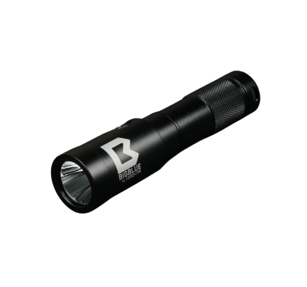 Vedenalainen infrapunavalaisin kapealla valokeillalla