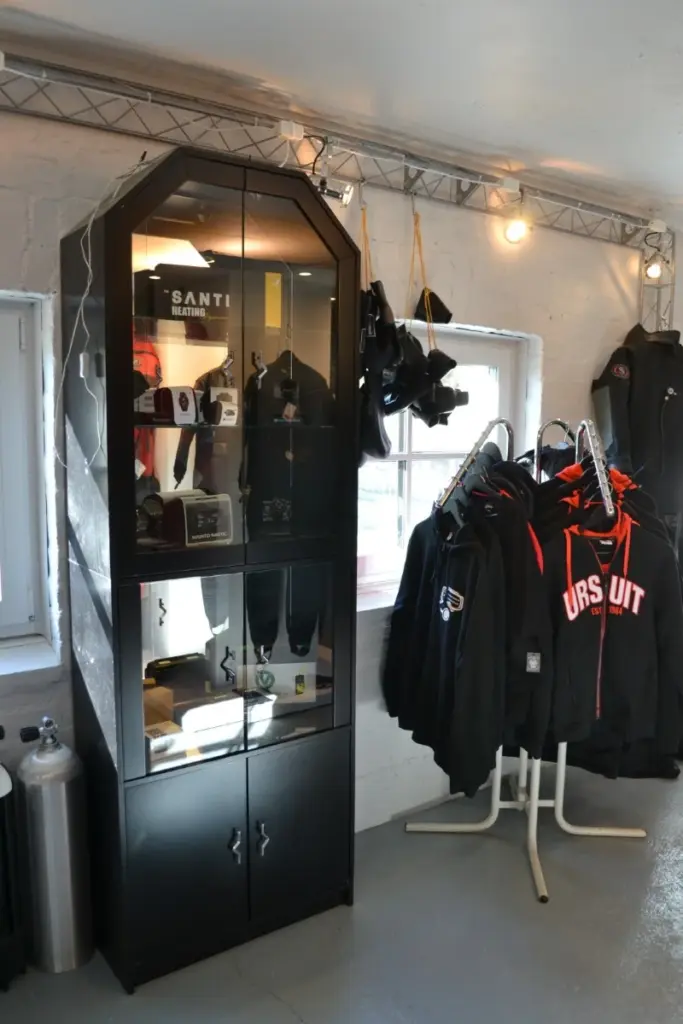 Sukeltajankauppa.fi Santi ja Ursuit display
